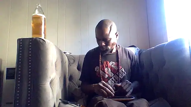 Snapshot of Daddy_hook chatting on February 11, 11:21 pm Daddy hook online show from February 11, 11:21 pm