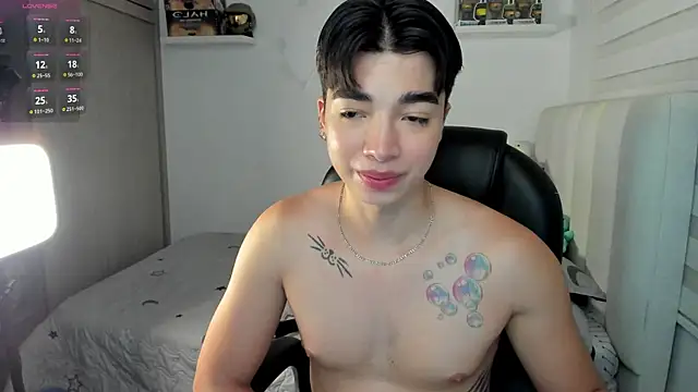 santy7v7 online show from November 26, 1:23 pm