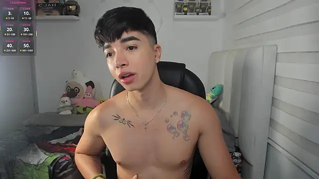 santy7v7 online show from February 25, 1:43 pm