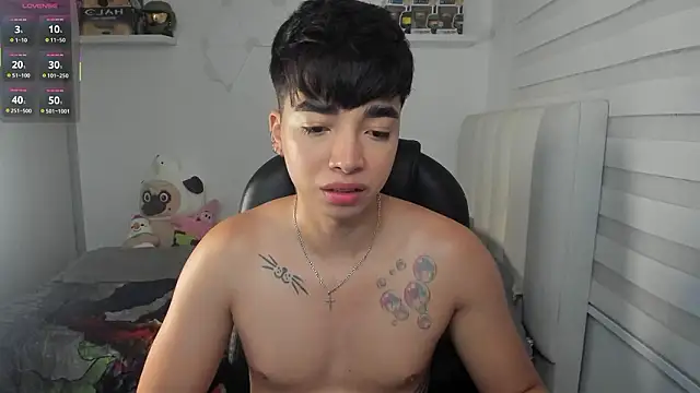 santy7v7 online show from February 28, 1:45 pm