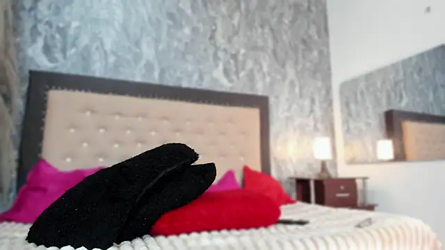 Lia sarahi online show from March 13, 11:30 am