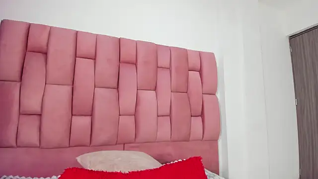 Lia sarahi online show from January 6, 12:31 pm