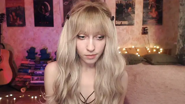 Snapshot of Friendly_Ellie chatting on January 23, 12:09 pm Friendly Ellie online show from January 23, 12:09 pm
