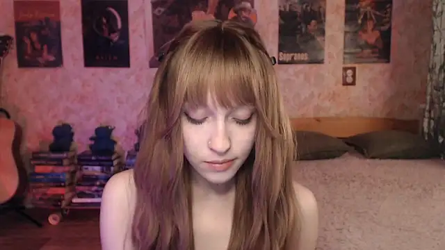 Friendly Ellie online show from April 10, 2:11 pm