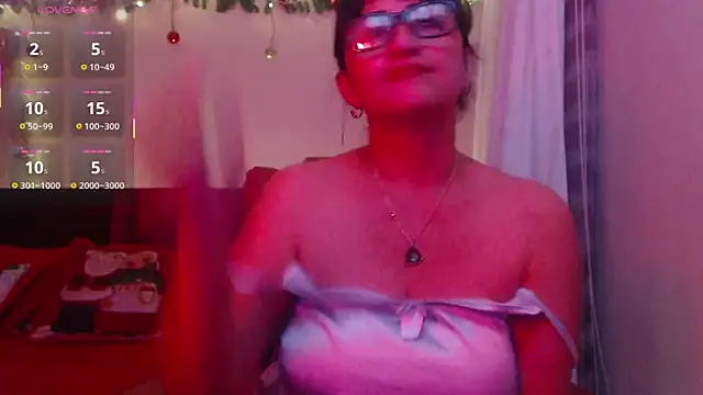 Snapshot of ISABEEL_SOFIA01 chatting on October 24, 1:03 am ISABEEL SOFIA01 online show from October 24, 1:03 am