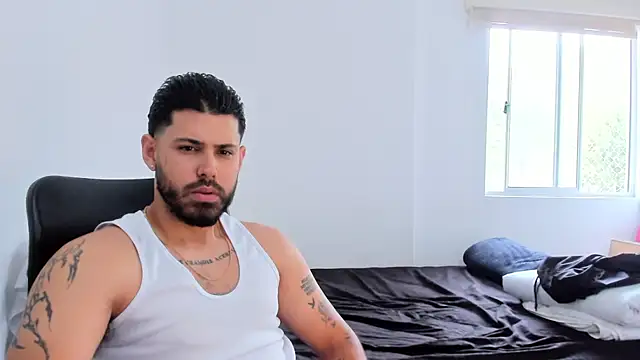 Justyn Torres online show from December 2, 2:12 pm