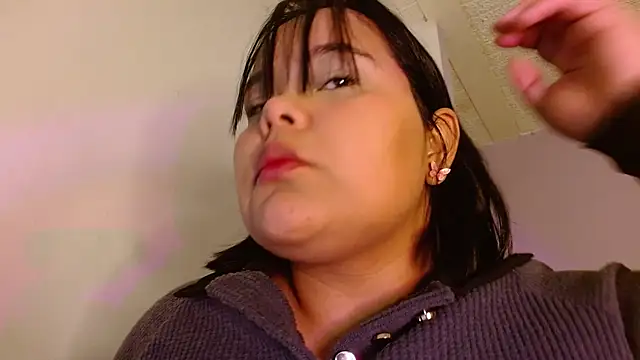 Snapshot of sexychubby___ chatting on June 8, 2:01 am sexychubby online show from June 8, 2:01 am