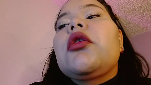 Snapshot of sexychubby___ chatting on July 8, 5:28 pm sexychubby online show from July 8, 5:28 pm