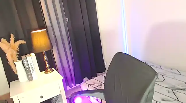 MajesticKitana online show from January 8, 8:38 am