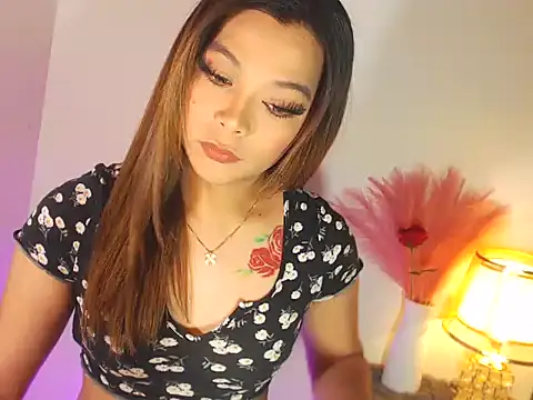 MajesticKitana online show from December 4, 5:06 am