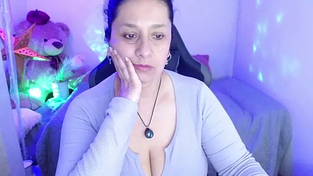 camilalatti online show from March 27, 12:49 am