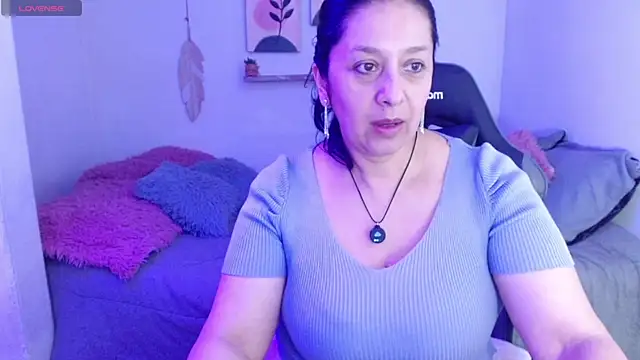 camilalatti online show from May 10, 10:15 pm