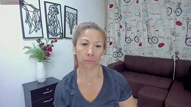 cintiagreyx online show from February 26, 11:30 am