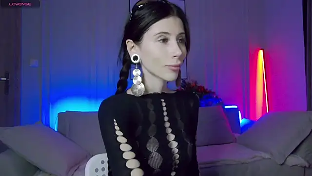 Your Nicolett online show from December 30, 3:25 am