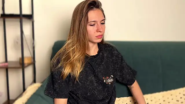 LovelyKatea online show from May 27, 5:10 pm