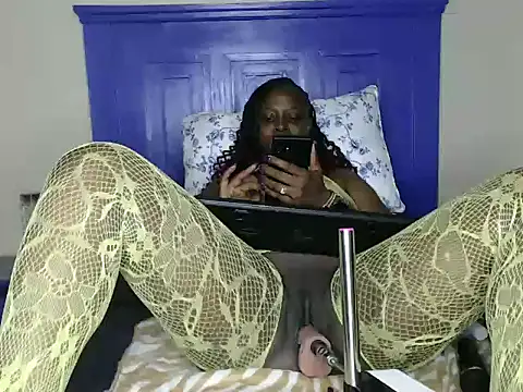 Snapshot of FlowJoh chatting on November 12, 2:45 am FlowJoh online show from November 12, 2:45 am