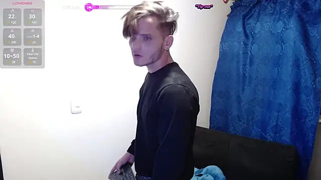 Snapshot of ramseesh chatting on December 10, 4:13 am ramseesh online show from December 10, 4:13 am