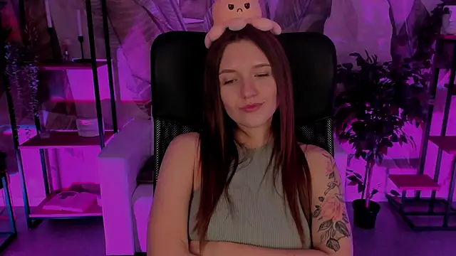 Snapshot of JennyDens chatting on December 18, 9:04 am JennyDens online show from December 18, 9:04 am