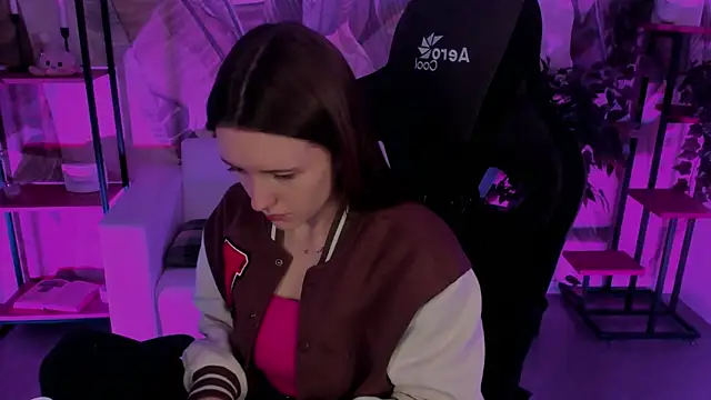 Snapshot of JennyDens chatting on December 21, 2:52 am JennyDens online show from December 21, 2:52 am