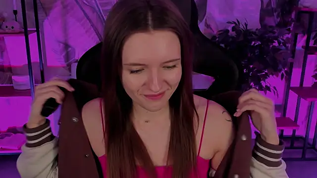 Snapshot of JennyDens chatting on December 21, 9:12 am JennyDens online show from December 21, 9:12 am