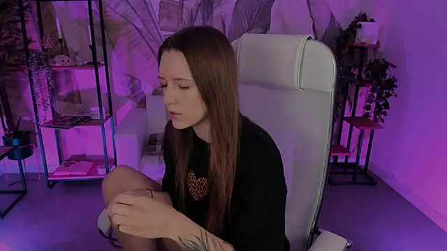 Snapshot of JennyDens chatting on February 21, 2:17 am JennyDens online show from February 21, 2:17 am