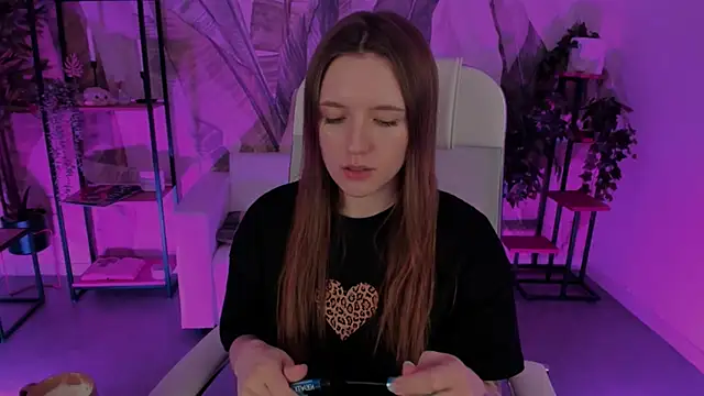 Snapshot of JennyDens chatting on February 22, 5:34 am JennyDens online show from February 22, 5:34 am