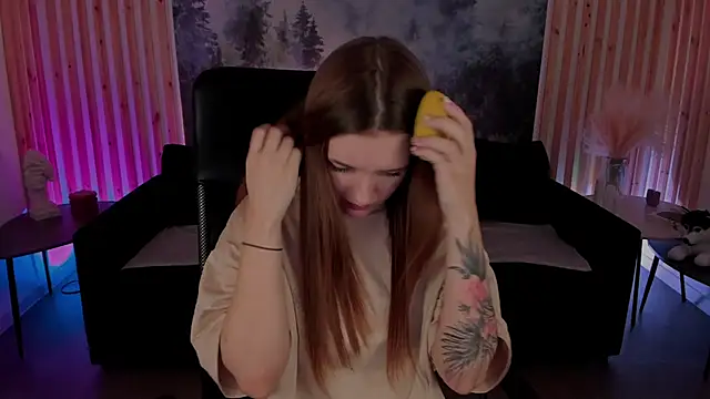 Snapshot of JennyDens chatting on February 23, 5:45 am JennyDens online show from February 23, 5:45 am