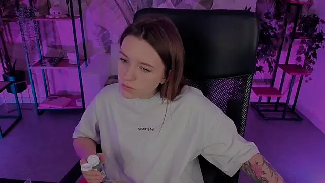 Snapshot of JennyDens chatting on March 13, 2:27 am JennyDens online show from March 13, 2:27 am