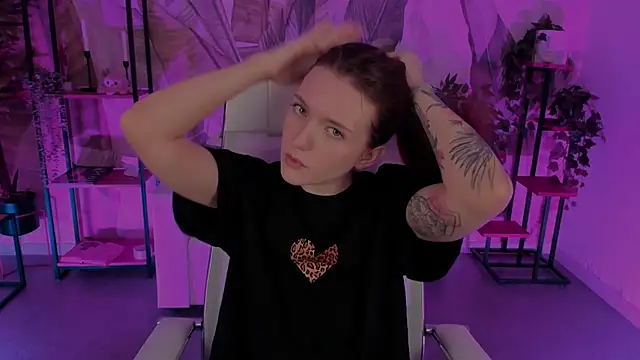 Snapshot of JennyDens chatting on March 19, 5:52 am JennyDens online show from March 19, 5:52 am