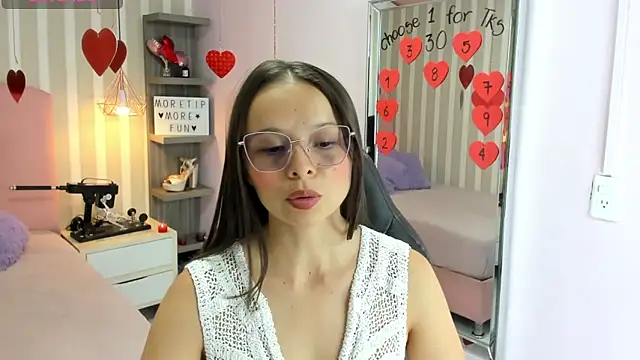 LORELAIGIVEN online show from February 14, 12:25 pm