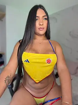 Snapshot of isabella1sexy chatting on June 27, 4:56 pm isabella1sexy online show from June 27, 4:56 pm