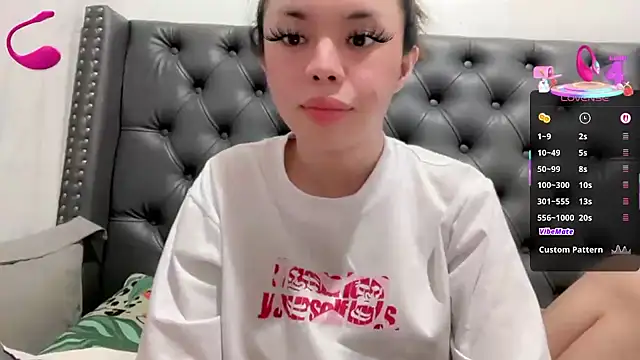 SweetCheska19 online show from September 17, 9:33 am