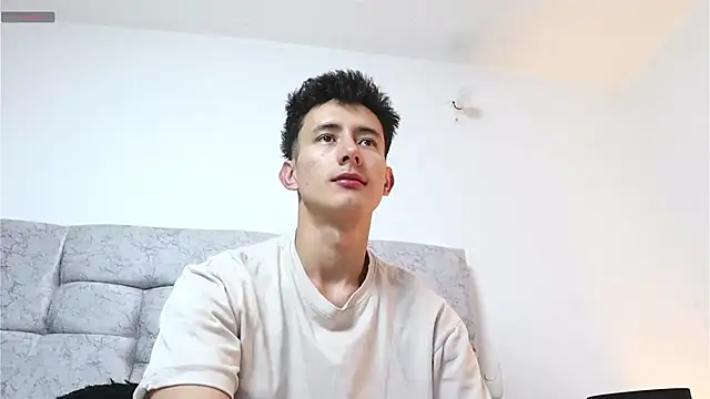 Snapshot of _Alexxx chatting on December 5, 12:41 am Alexxx online show from December 5, 12:41 am