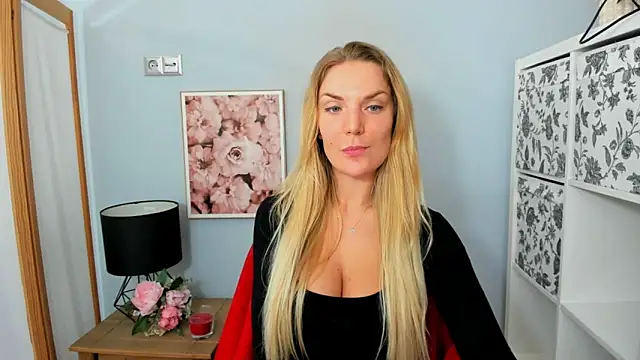 AulloraHoney online show from February 14, 6:40 pm