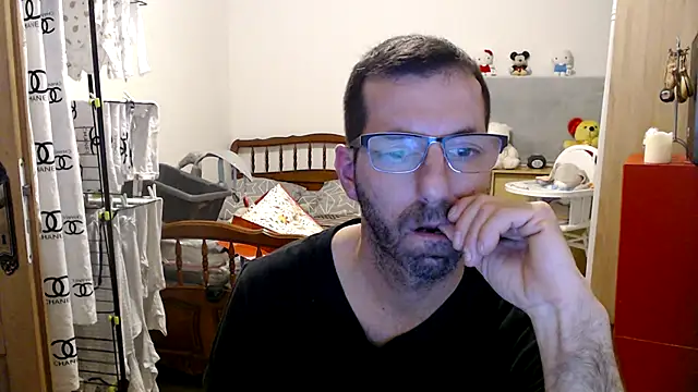 Snapshot of steph19x5 chatting on January 5, 6:02 pm steph19x5 online show from January 5, 6:02 pm
