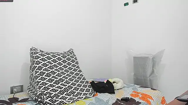 perla jeff online show from December 3, 9:34 pm