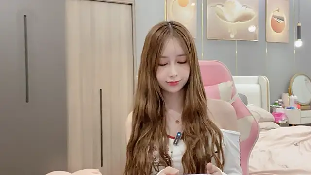 Snapshot of ANNA102 chatting on February 19, 3:27 pm ANNA102 online show from February 19, 3:27 pm