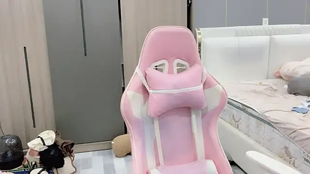 ANNA102 online show from March 12, 7:47 am