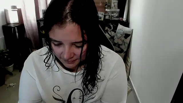 Snapshot of aika-dreams chatting on June 16, 1:47 pm aika-dreams online show from June 16, 1:47 pm