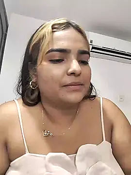 Mayssa Cute online show from December 23, 10:01 pm