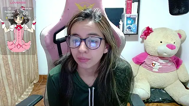 Maggie Fox3 online show from December 7, 2:09 am