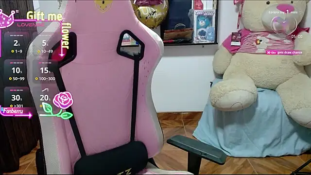 Maggie Fox3 online show from September 26, 2:15 am