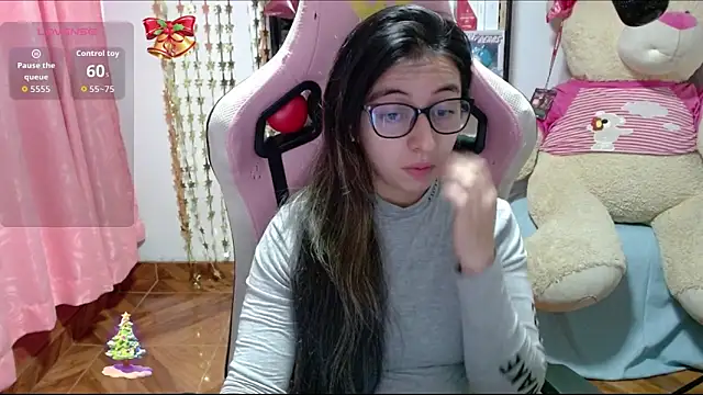 Maggie Fox3 online show from November 20, 3:28 am