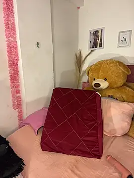 karinacortes online show from June 10, 4:06 pm