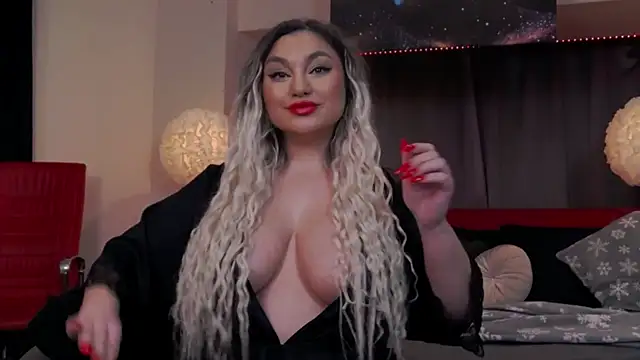 Snapshot of Larissa_K chatting on January 31, 8:33 pm Larissa K online show from January 31, 8:33 pm