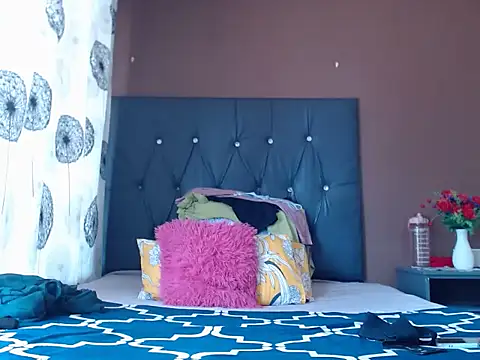 Lovelyboobs01 online show from February 8, 1:03 pm