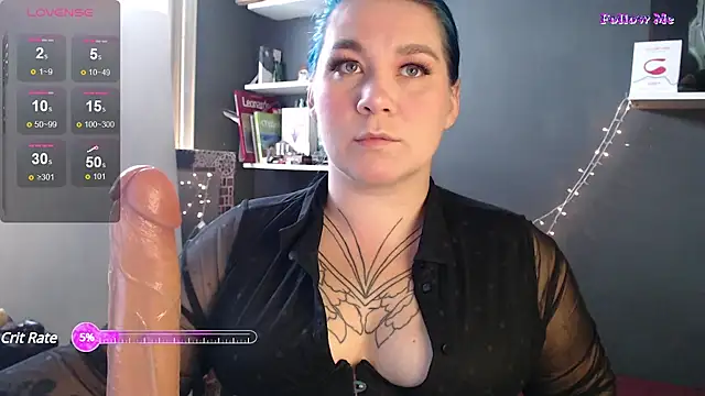 Snapshot of Enotika chatting on December 9, 6:57 pm Enotika online show from December 9, 6:57 pm