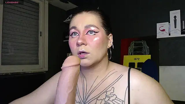 Snapshot of Enotika chatting on September 17, 10:44 pm Enotika online show from September 17, 10:44 pm