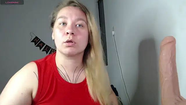 Snapshot of Enotika chatting on November 2, 11:07 pm Enotika online show from November 2, 11:07 pm