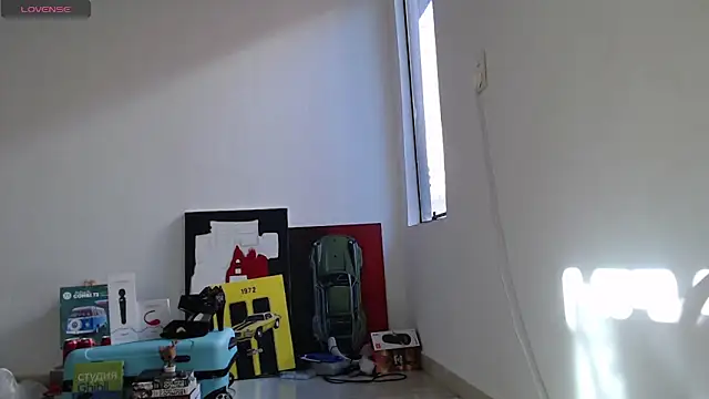 Snapshot of Enotika chatting on November 19, 8:31 pm Enotika online show from November 19, 8:31 pm